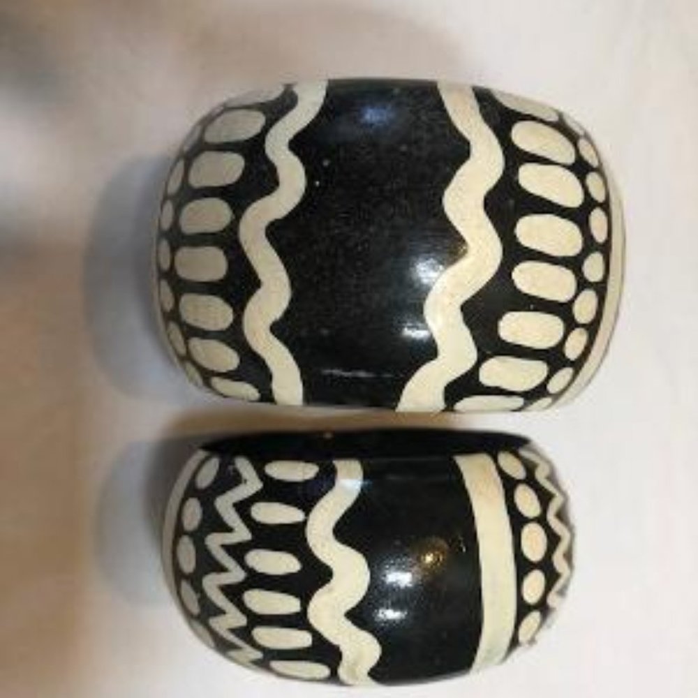 Vintage 70s Black White Aboriginal Painted Bangles